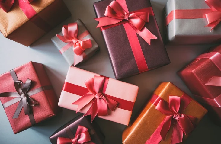 Offering Gift-Wrapping Services: A Small Touch with Big Returns